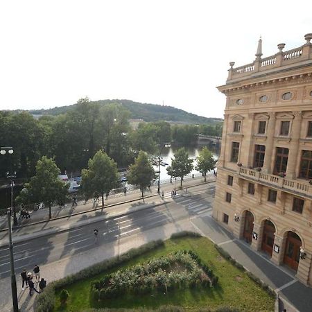 Fabulous River View Studio In The Heart Of Prague Exterior photo